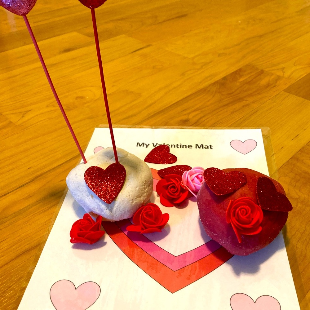 Kids valentines play dough set